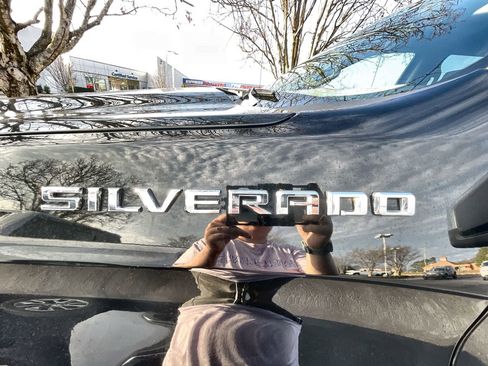 Used 2022 Chevrolet Silverado 1500 LT image 30