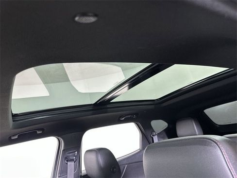 Used 2022 Chevrolet Blazer RS image 19