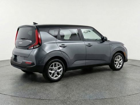Used 2025 Kia Soul LX w/ LX Technology Package FWD image 9