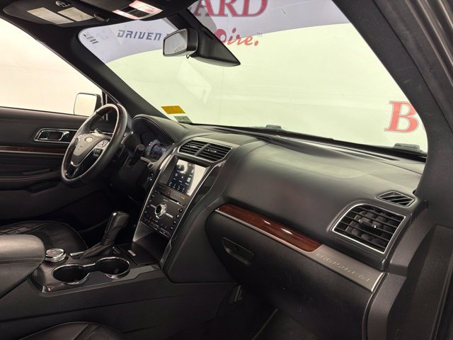 Used 2018 Ford Explorer Platinum AWD/4WD image 37