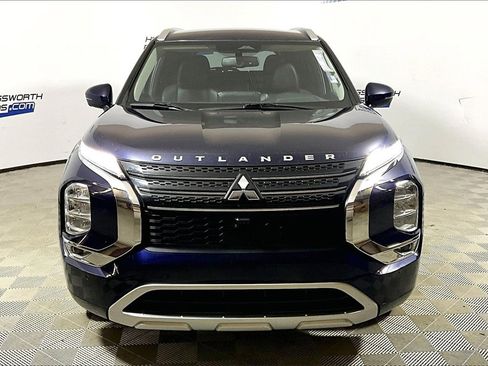 Used 2022 Mitsubishi Outlander SEL image 2