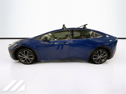 Used 2023 Toyota Prius XLE image 8