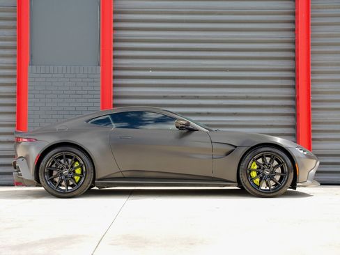 Used 2019 Aston Martin V8 Vantage Coupe image 11