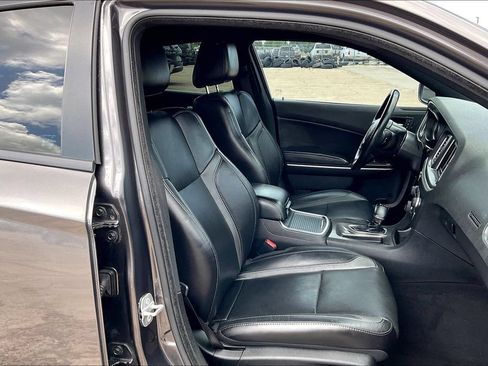 Used 2022 Dodge Charger SXT w/ Leather Interior Group RWD image 29