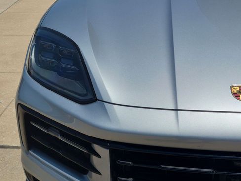 Certified 2026 Porsche Cayenne Coupe AWD/4WD image 12