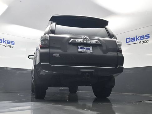 Used 2016 Toyota 4Runner SR5 AWD/4WD image 43