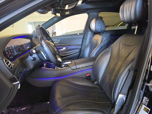 Used 2019 Mercedes-Benz S 560 Sedan image 5