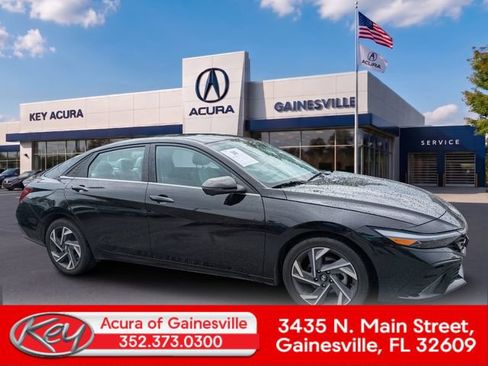 Used 2024 Hyundai Elantra Limited FWD image 1