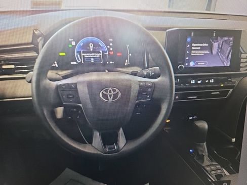 Used 2025 Toyota Camry LE FWD image 12