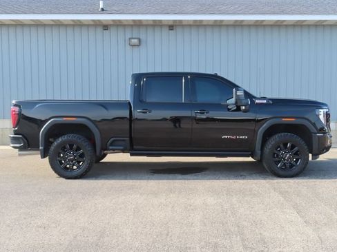 Used 2024 GMC Sierra 2500 AT4 w/ AT4 Premium Plus Package AWD/4WD image 2