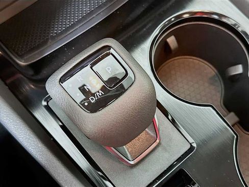 Certified 2025 Nissan Rogue S image 15