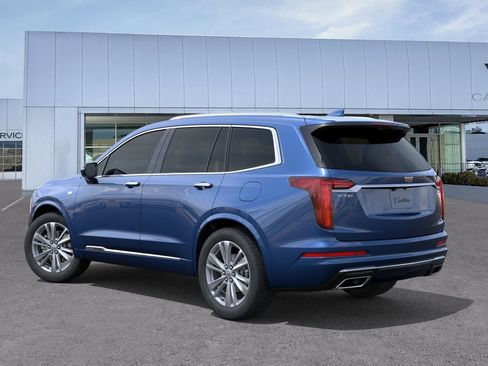 New 2024 Cadillac XT6 Premium Luxury w/ Platinum Package FWD image 3