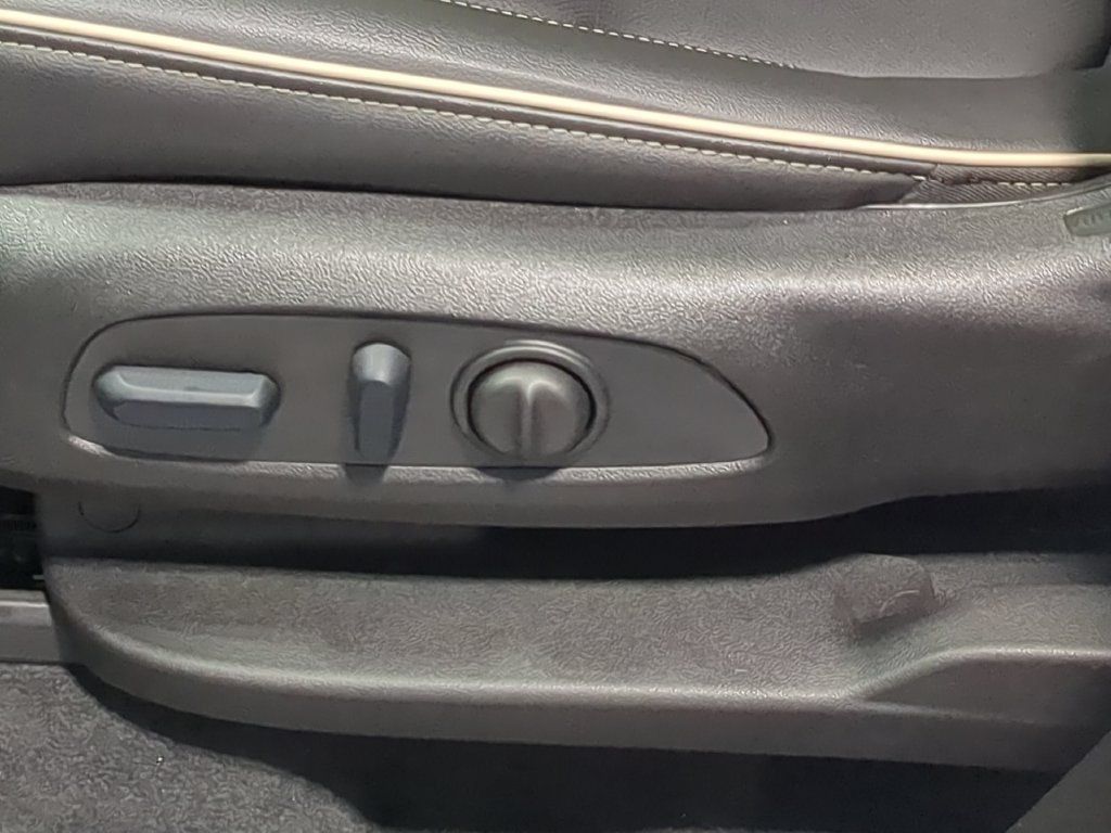 Used 2023 Chevrolet Traverse Premier w/ LPO, Floor Liner Package FWD image 17