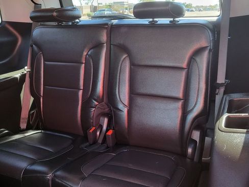 Used 2019 GMC Acadia SLT image 25