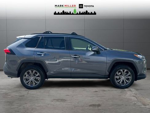 Certified 2022 Toyota RAV4 Limited w/ Limited Grade Weather Package AWD/4WD image 6