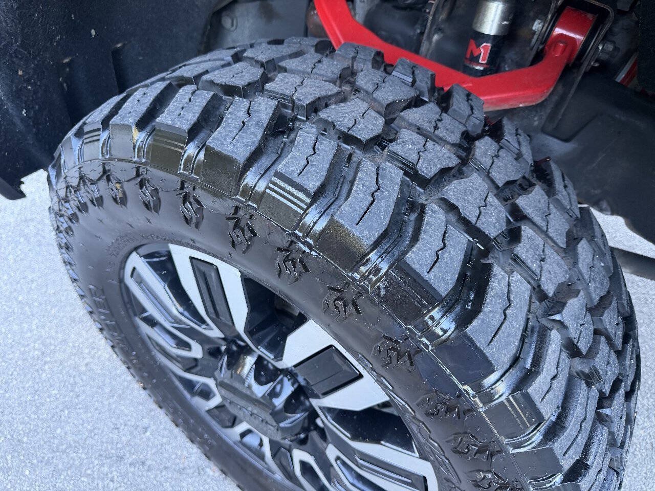 Used 2017 GMC Sierra 3500 Denali w/ Duramax Plus Package AWD/4WD image 11