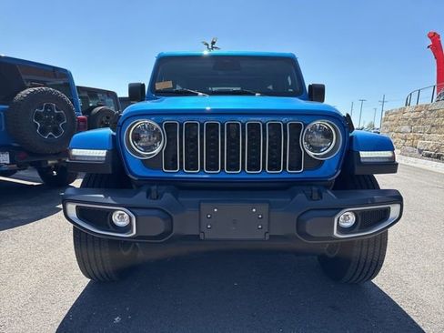Used 2025 Jeep Wrangler Unlimited Sahara AWD/4WD image 9