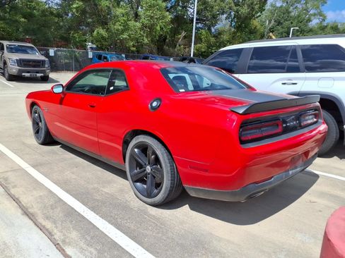 Used 2018 Dodge Challenger R/T Plus RWD image 2