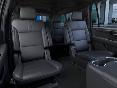 New 2026 Chevrolet Suburban RST w/ RST Capability Package AWD/4WD image 17