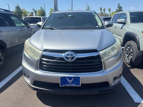Used 2015 Toyota Highlander Limited image 2