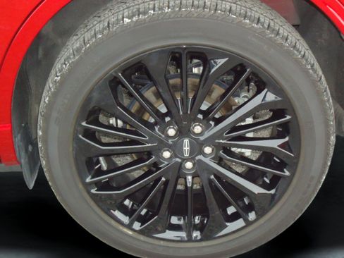 Used 2025 Lincoln Corsair AWD w/ Equipment Group 101A image 9