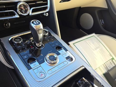 New 2026 Bentley Flying Spur image 30