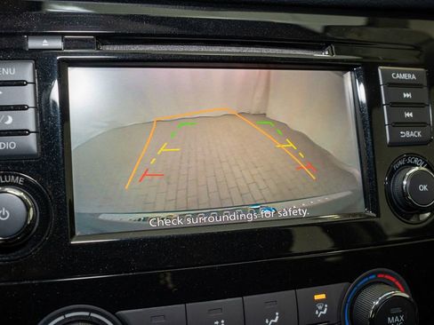 Used 2018 Nissan Rogue S image 12