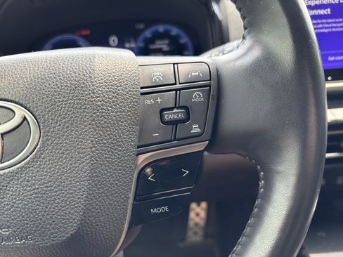 Used 2025 Toyota Camry XSE AWD/4WD image 18