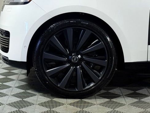 New 2025 Land Rover Range Rover SV image 13