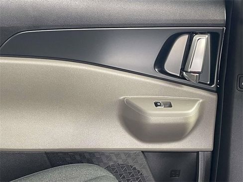 New 2026 Kia Carnival LX image 16