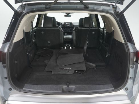 Used 2022 Nissan Pathfinder Platinum image 9