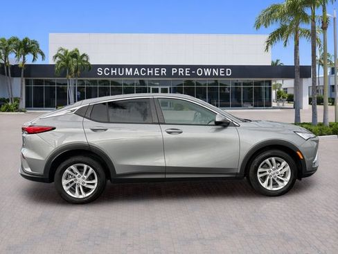 Used 2024 Buick Envista Preferred w/ Advanced Safety Package FWD image 8