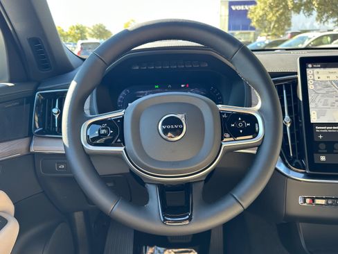 New 2026 Volvo XC90 B6 Plus w/ Protection Package Premier image 15