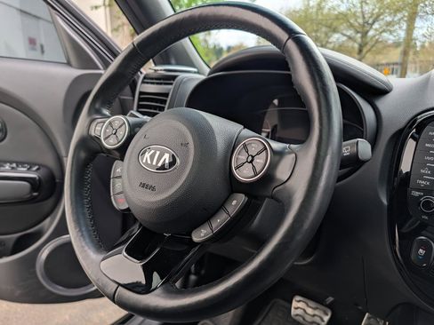 Used 2014 Kia Soul ! w/ Sun & Sound Package image 13