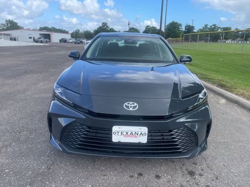 New 2026 Toyota Camry LE w/ Convenience Package image 2