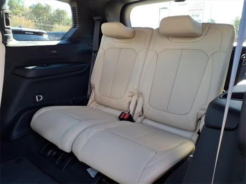 New 2025 Jeep Grand Cherokee L Limited w/ Luxury Tech Group II image 19