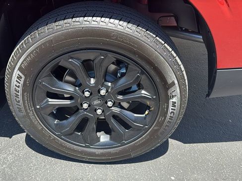 Certified 2023 Ford Maverick Lariat w/ Lariat Luxury Package FWD image 9