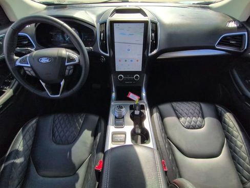 Used 2024 Ford Edge Titanium image 17