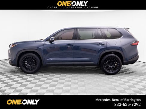 Used 2025 Toyota Grand Highlander AWD image 2