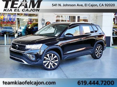 Used 2024 Volkswagen Taos SE image 1