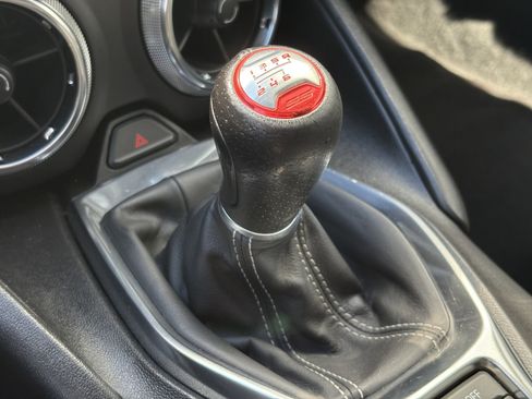Used 2019 Chevrolet Camaro SS RWD image 22