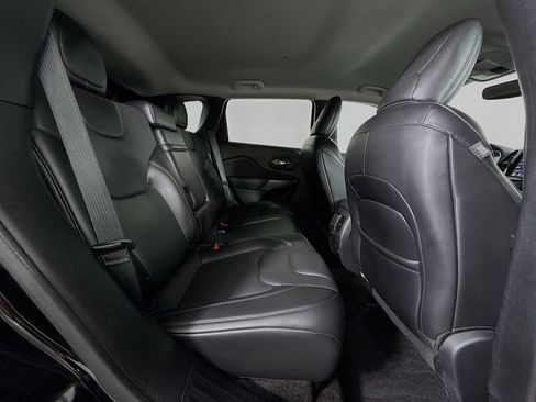 Used 2019 Jeep Cherokee Limited AWD/4WD image 20