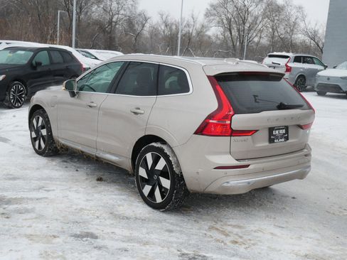 Certified 2023 Volvo XC60 T8 Plus w/ Protection Package Premier image 5