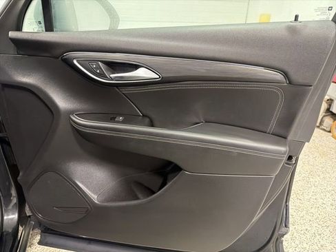 Used 2023 Buick Envision Essence image 21