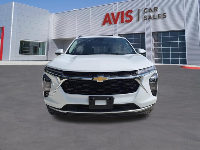 Used 2025 Chevrolet Trax LT w/ LT Convenience Package FWD image 2