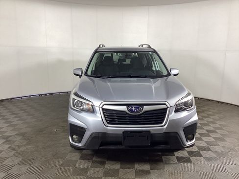 Used 2019 Subaru Forester Premium AWD/4WD image 6