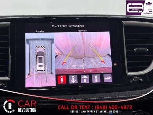 Used 2021 Chrysler Pacifica Touring-L FWD image 40