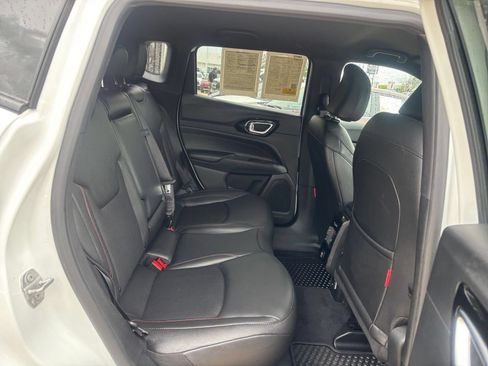Used 2025 Jeep Compass Trailhawk AWD/4WD image 24