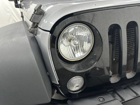 Used 2015 Jeep Wrangler Sport AWD/4WD image 7