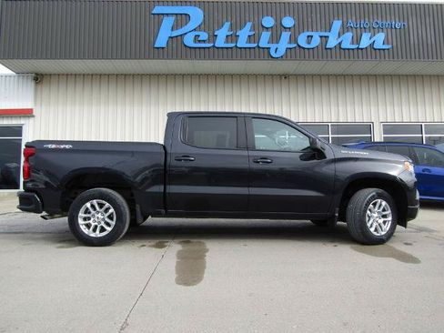 Used 2023 Chevrolet Silverado 1500 RST AWD/4WD image 2